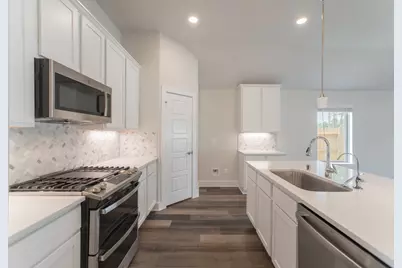 10289 S Goshawk Trail, Conroe, TX 77385 - Photo 11