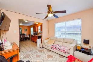 6039 Lark Haven Ln, Houston, TX 77085 - Photo 9