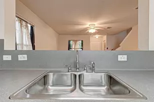 2642 Skyview Trace Ct, Houston, TX 77047 - Photo 15