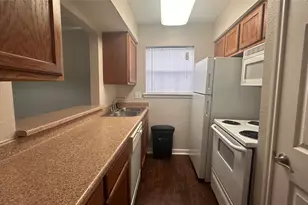 2825 Bellefontaine St, Houston, TX 77025 - Photo 9