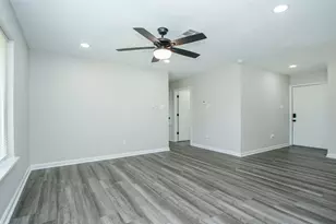 11058 Vailview Dr, Houston, TX 77016 - Photo 9