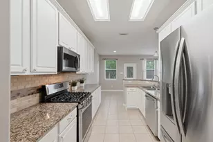 71 S Burberry Park Cir, The Woodlands, TX 77382 - Photo 13