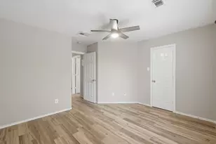 71 S Burberry Park Cir, The Woodlands, TX 77382 - Photo 19