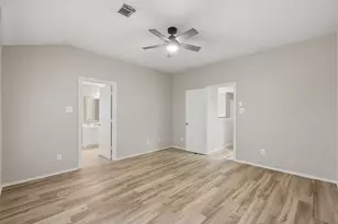71 S Burberry Park Cir, The Woodlands, TX 77382 - Photo 17