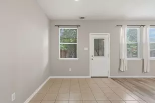 71 S Burberry Park Cir, The Woodlands, TX 77382 - Photo 11
