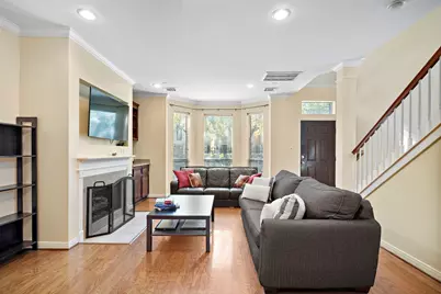90 McGowen St, Houston, TX 77006 - Photo 5