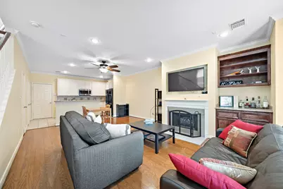 90 McGowen St, Houston, TX 77006 - Photo 3
