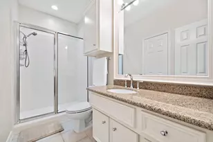 90 McGowen St, Houston, TX 77006 - Photo 15
