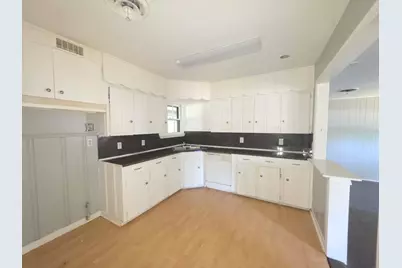 3112 15th Street, Bay City, TX 77414 - Photo 3
