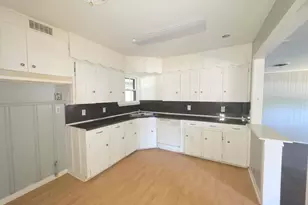 3112 15th St, Bay City, TX 77414 - Photo 3