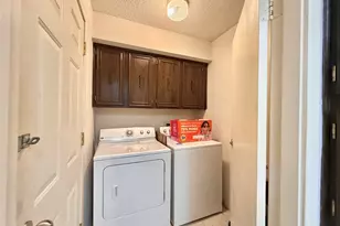 11002 Hammerly Blvd, Houston, TX 77043 - Photo 15