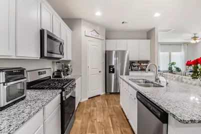 18300 Porters Mill Court, New Caney, TX 77357 - Photo 9