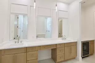 140 E 37th, Houston, TX 77018 - Photo 1