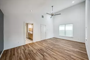 530 W 26th St, Houston, TX 77008 - Photo 33