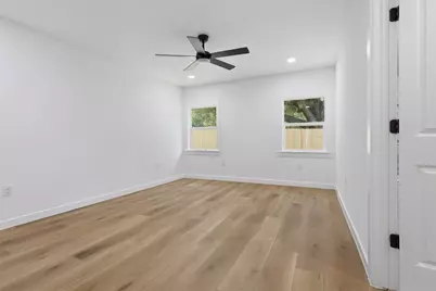 4829 Willowbend Boulevard, Houston, TX 77035 - Photo 15