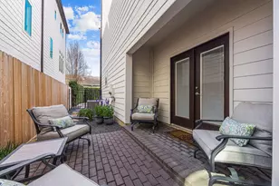 1010 W 24th St, Houston, TX 77008 - Photo 9