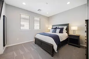 1010 W 24th St, Houston, TX 77008 - Photo 27