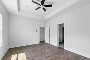 6010 Bobby Burns St, Houston, TX 77028 - Photo 11