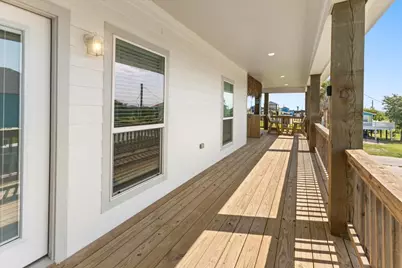 965 Wommack, Crystal Beach, TX 77650 - Photo 3