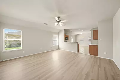 2134 Vermillion Oak Street, Fresno, TX 77545 - Photo 5