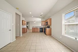 2134 Vermillion Oak St, Fresno, TX 77545 - Photo 9