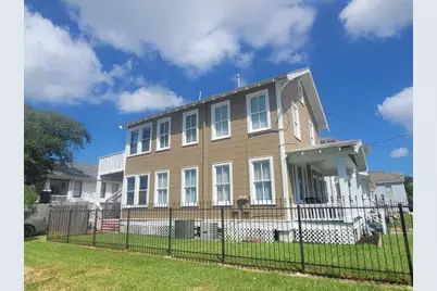 2223 35th Street #UP, Galveston, TX 77550 - Photo 3