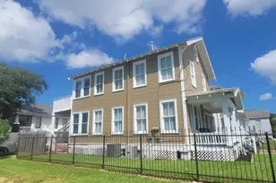 2223 35th St, Galveston, TX 77550 - Photo 3