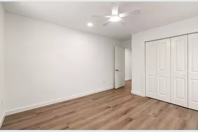 5207 Hummingbird Street, Houston, TX 77035 - Photo 19