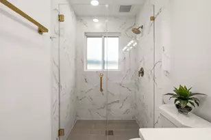 5207 Hummingbird St, Houston, TX 77035 - Photo 17