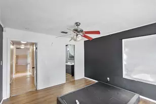 918 Big Deer Dr, Crosby, TX 77532 - Photo 9