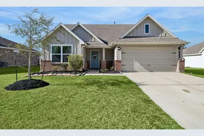 334 Lakeway Circle, Anahuac, TX 77514 - Photo 1