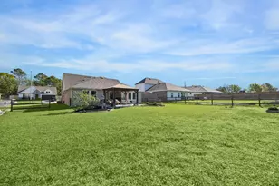 334 Lakeway Circle, Anahuac, TX 77514 - Photo 15