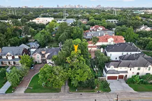 6405 Newcastle St, Bellaire, TX 77401 - Photo 1