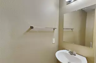 8915 Chisholm Wood Ln, Houston, TX 77075 - Photo 7