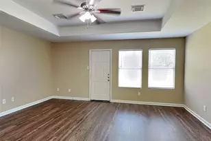 8915 Chisholm Wood Ln, Houston, TX 77075 - Photo 5