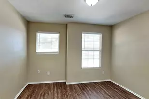 8915 Chisholm Wood Ln, Houston, TX 77075 - Photo 13