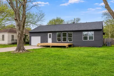 1120 17th Ave North, Texas City, TX 77590 - Photo 1