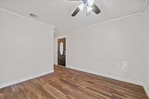 102 Lottie Ln, Friendswood, TX 77546 - Photo 5