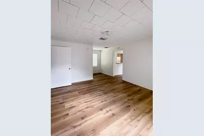 1241 Chevy Chase Drive, Angleton, TX 77515 - Photo 9