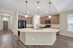 2026 Parnevik Pl, Conroe, TX 77304 - Photo 9