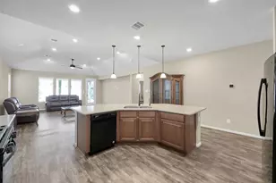 2026 Parnevik Pl, Conroe, TX 77304 - Photo 7