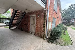 9201 Clarewood Dr, Houston, TX 77036 - Photo 11