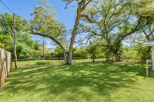 521 Sycamore St, Lake Jackson, TX 77566 - Photo 35