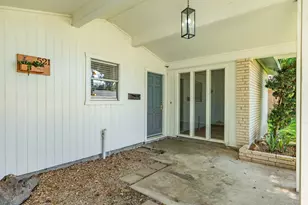 521 Sycamore St, Lake Jackson, TX 77566 - Photo 5