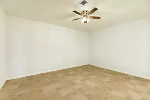 521 Sycamore St, Lake Jackson, TX 77566 - Photo 11