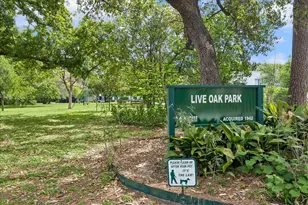 2036 Brentwood Dr, Houston, TX 77019 - Photo 9