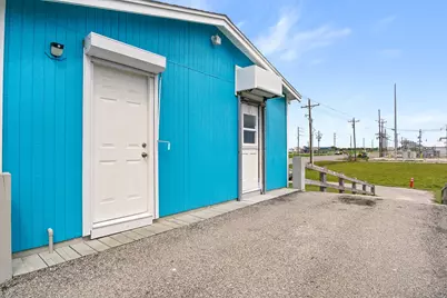 996 S Sage Road, Crystal Beach, TX 77650 - Photo 27