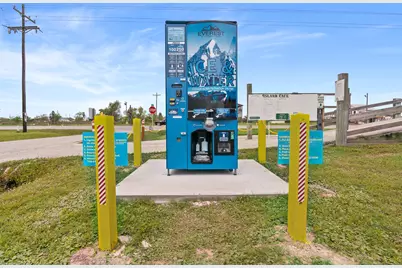 996 S Sage Road, Crystal Beach, TX 77650 - Photo 3