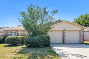 2515 Village Cir Dr, Katy, TX 77493 - Photo 1
