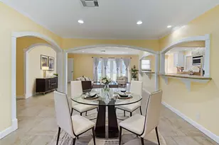 9515 Winsome Ln, Houston, TX 77063 - Photo 7